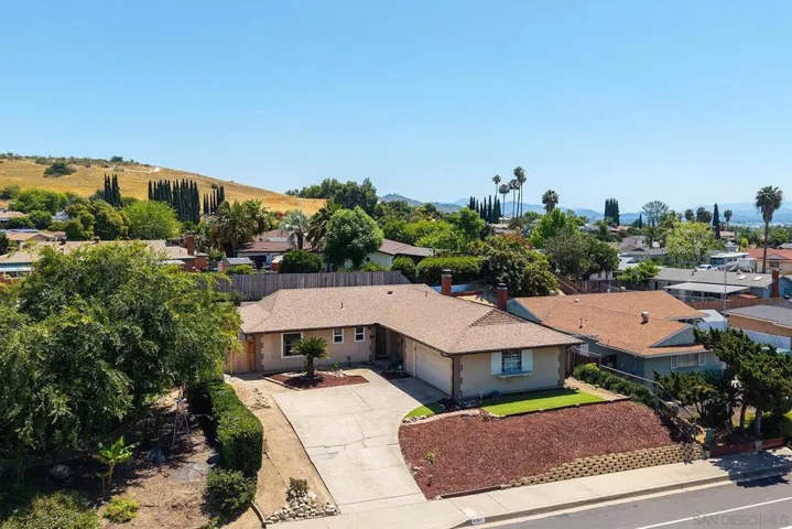 9767 Halberns Blvd, Santee, California 92071