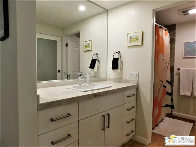 secondary bath