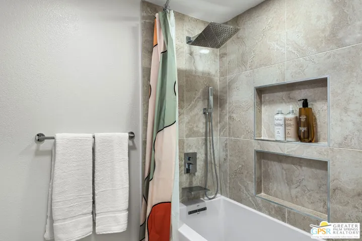 secondary tub/shower