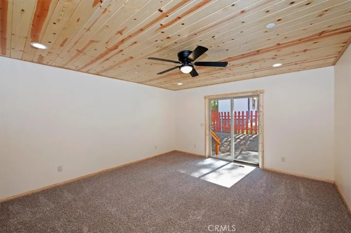 415 Vista, Sugarloaf, California 92386