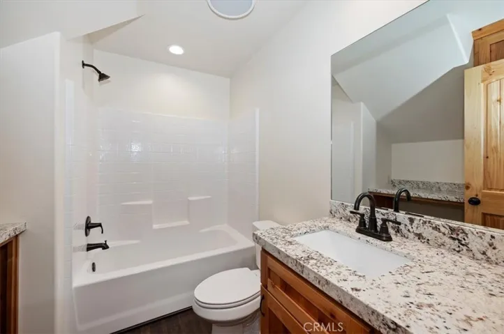 415 Vista, Sugarloaf, California 92386