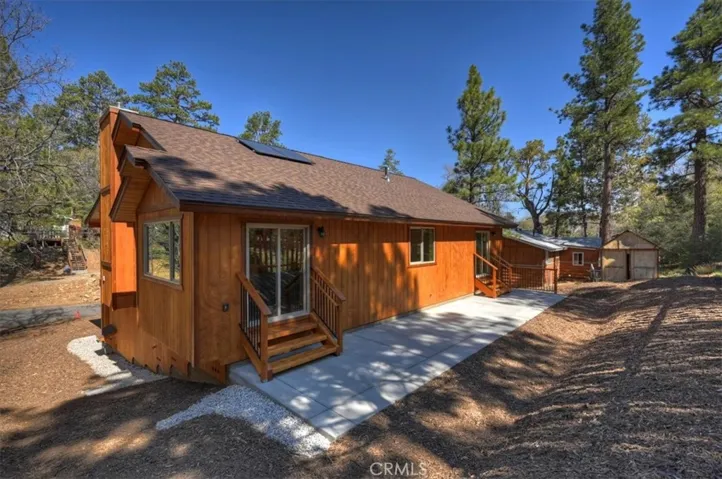 415 Vista, Sugarloaf, California 92386