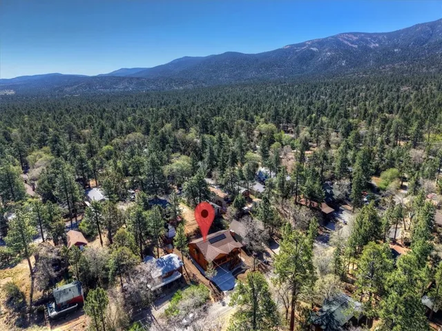 415 Vista, Sugarloaf, California 92386