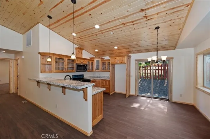 415 Vista, Sugarloaf, California 92386