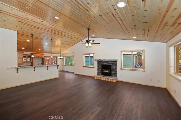 415 Vista, Sugarloaf, California 92386
