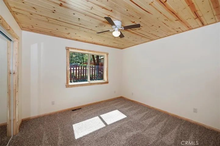 415 Vista, Sugarloaf, California 92386