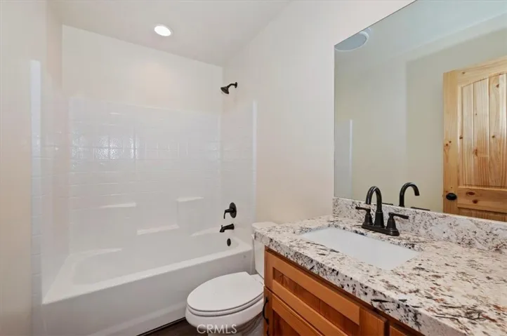 415 Vista, Sugarloaf, California 92386
