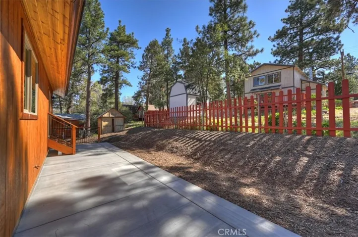 415 Vista, Sugarloaf, California 92386