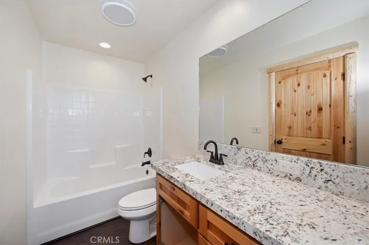 415 Vista, Sugarloaf, California 92386