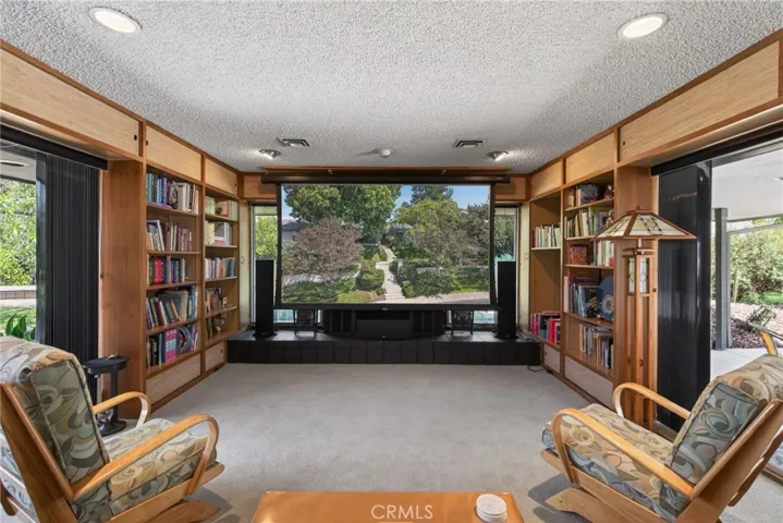 Theater/library