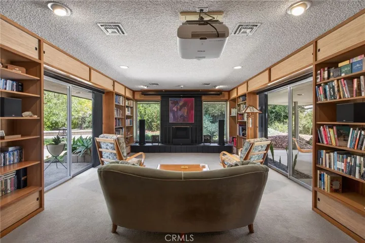 Theater/library