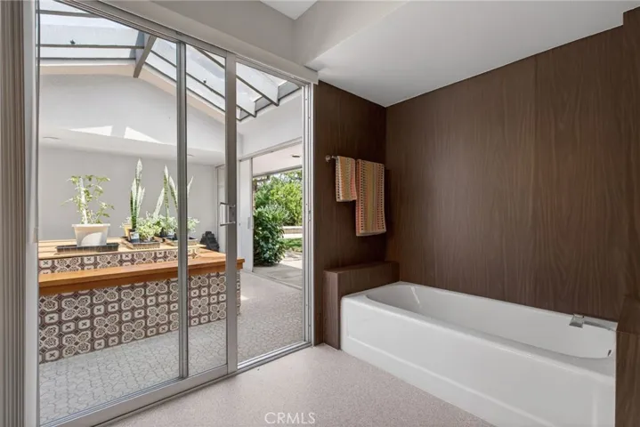 sparoom/ greenhouse