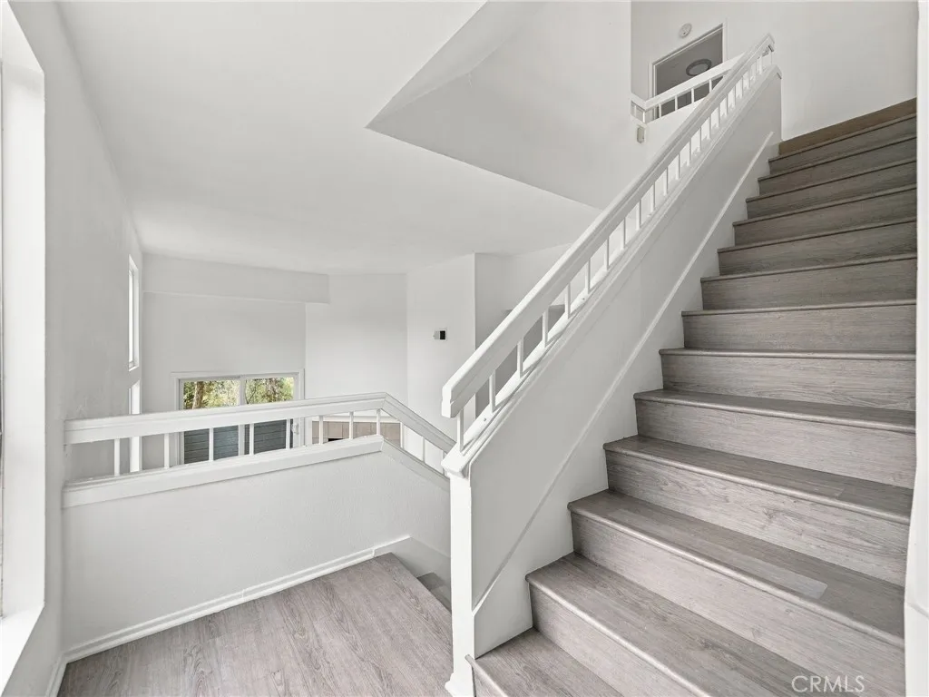 Upstairs to Bedrooms and Loft Upstairs to Bedrooms and Loft