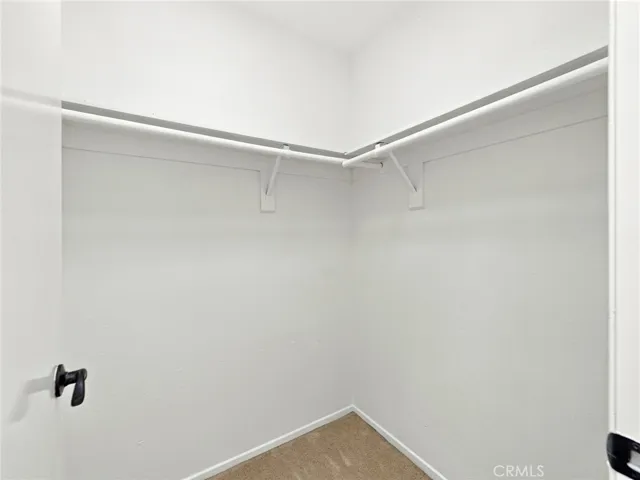 Main Bedroom Walk In Closet
