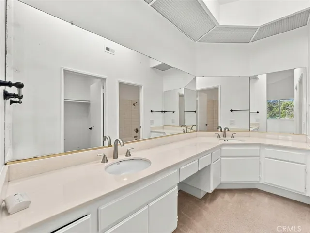 Main Bedroom Dressing Area