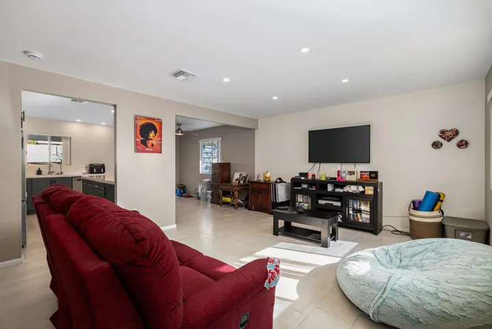 11-web-or-mls-JMDesertView_OPMG_1225_011
