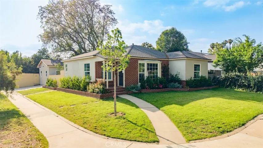 6525 Ruffner Avenue, Lake Balboa, California 91406