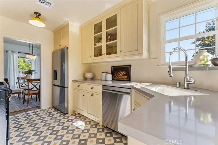 6525 Ruffner Avenue, Lake Balboa, California 91406