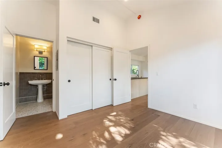 6525 Ruffner Avenue, Lake Balboa, California 91406