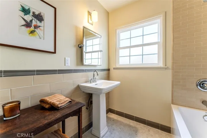 6525 Ruffner Avenue, Lake Balboa, California 91406