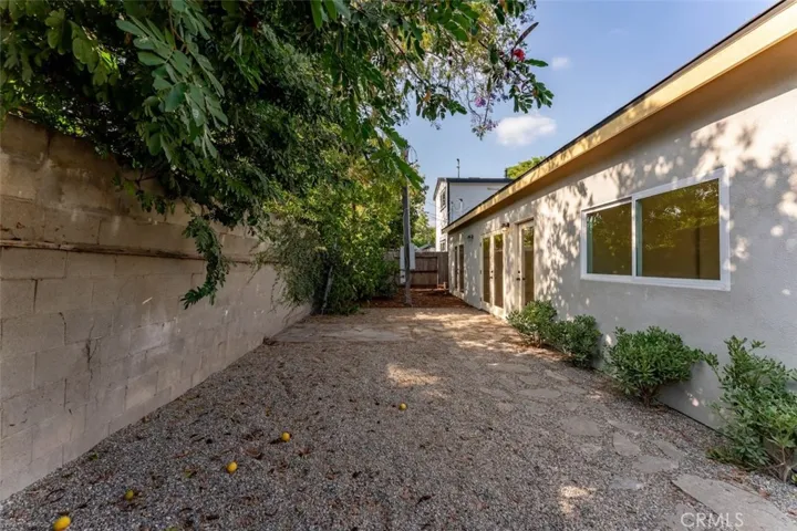 6525 Ruffner Avenue, Lake Balboa, California 91406