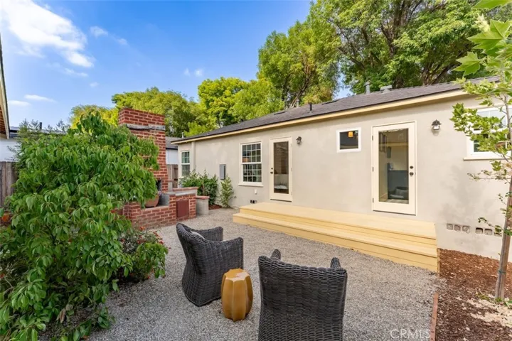 6525 Ruffner Avenue, Lake Balboa, California 91406