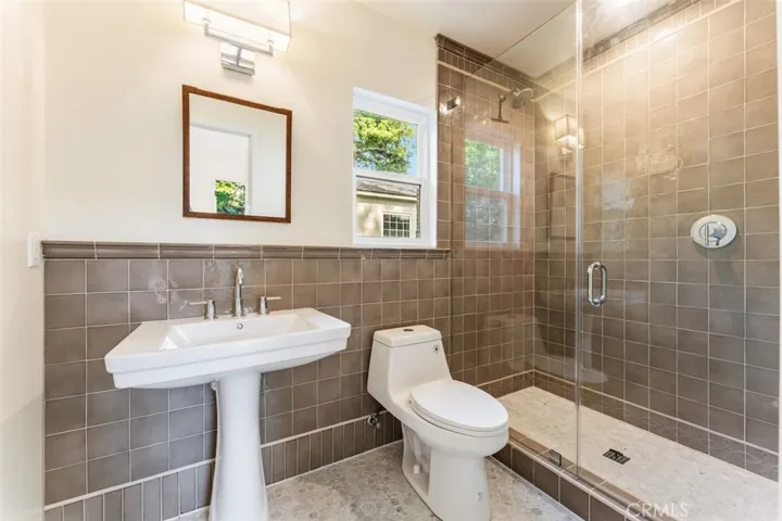 6525 Ruffner Avenue, Lake Balboa, California 91406