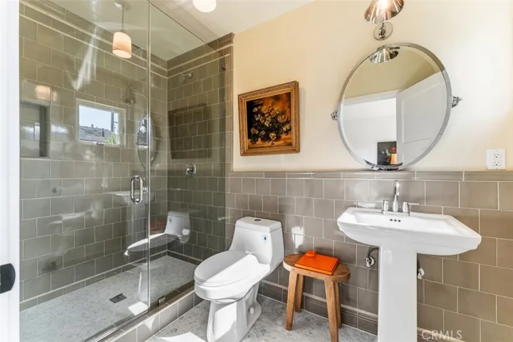 6525 Ruffner Avenue, Lake Balboa, California 91406