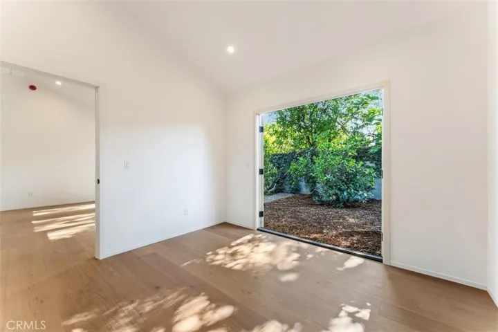 6525 Ruffner Avenue, Lake Balboa, California 91406