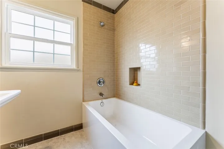 6525 Ruffner Avenue, Lake Balboa, California 91406