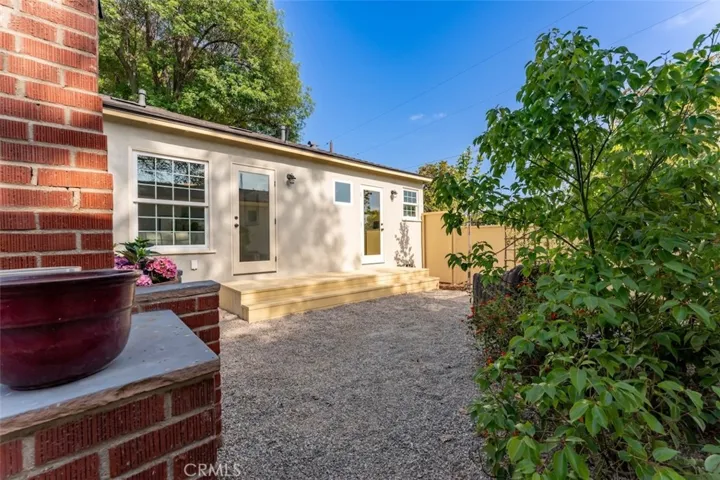 6525 Ruffner Avenue, Lake Balboa, California 91406