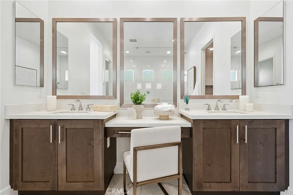 Primary Master On-Suite Bathroom 1 on Floor 1