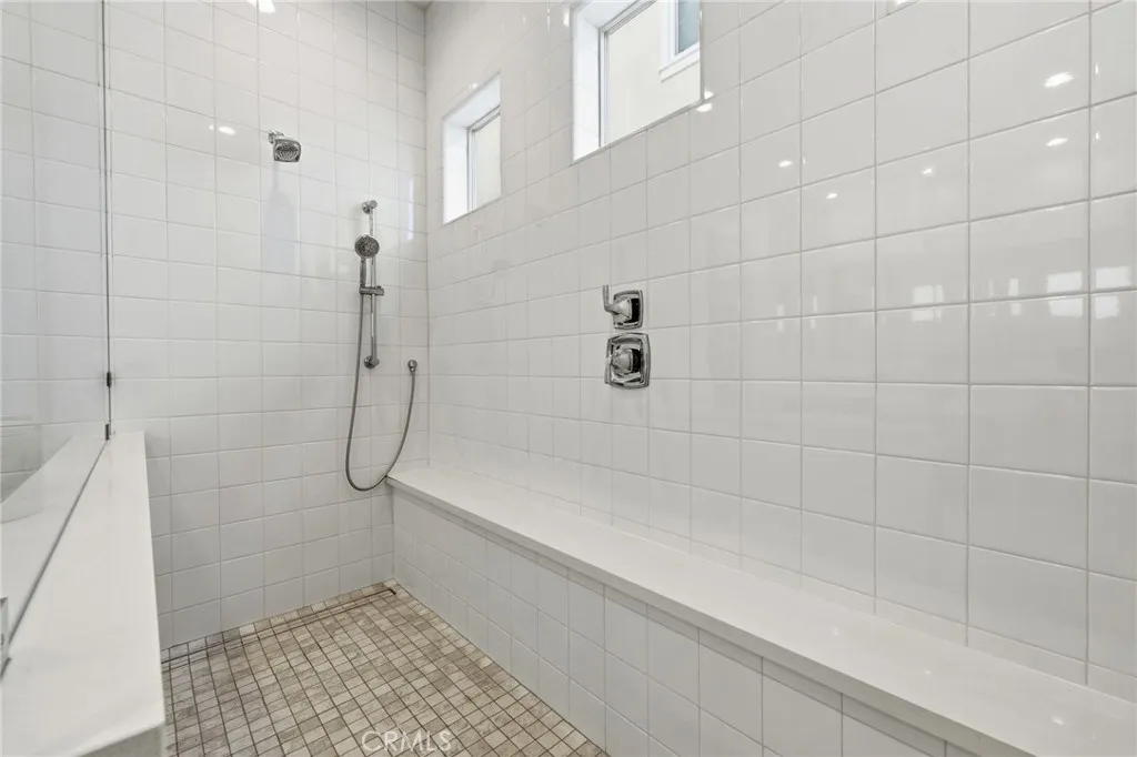 Primary Master On-Suite Bathroom 1 on Floor 1