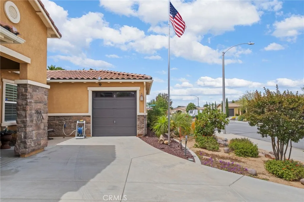Attached third car garage