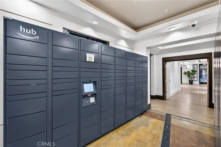 Amazon Hub