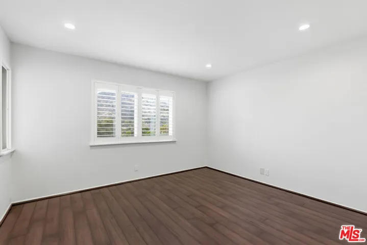 2940 N Verdugo Road 305, Glendale, California 91208