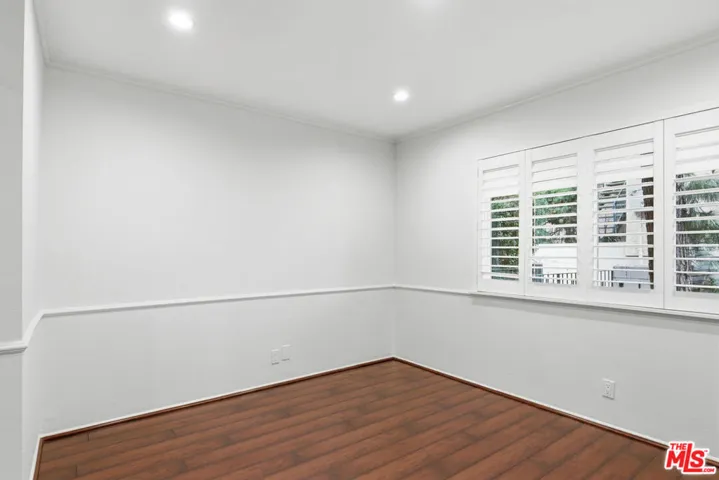 2940 N Verdugo Road 305, Glendale, California 91208