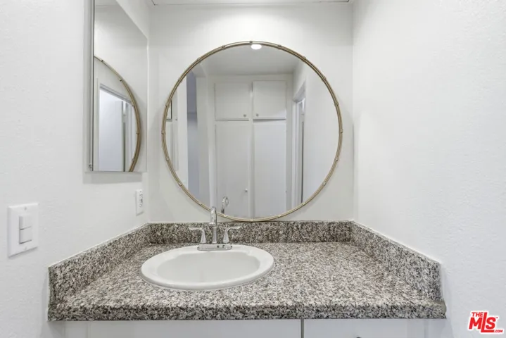2940 N Verdugo Road 305, Glendale, California 91208