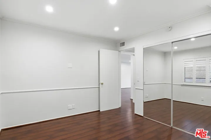 2940 N Verdugo Road 305, Glendale, California 91208