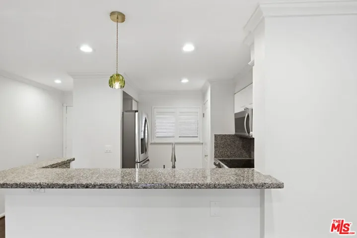 2940 N Verdugo Road 305, Glendale, California 91208