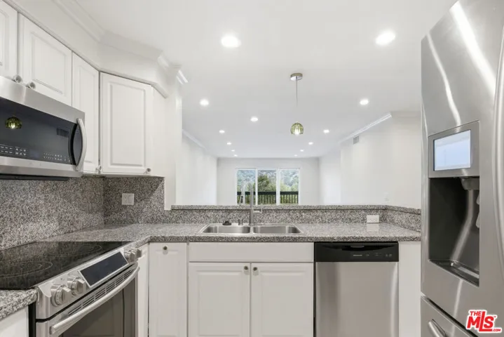 2940 N Verdugo Road 305, Glendale, California 91208