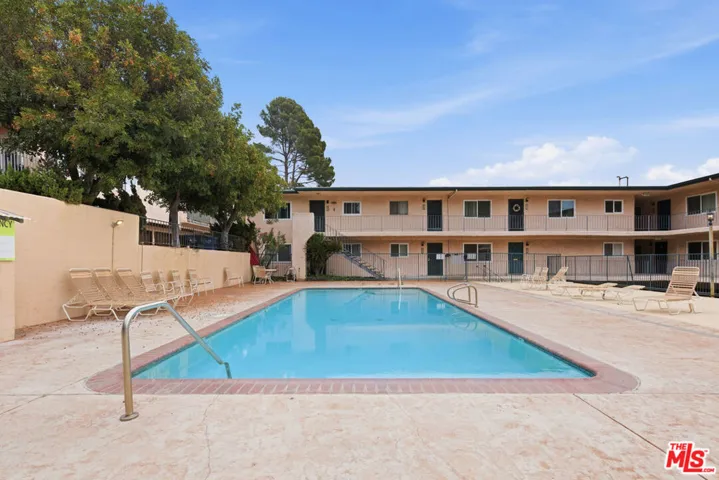 2940 N Verdugo Road 305, Glendale, California 91208