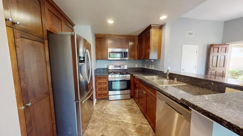 69400-Avenida-De-Las-Montanas-05092026_1