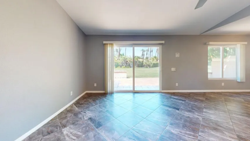 69400-Avenida-De-Las-Montanas-Living-Roo