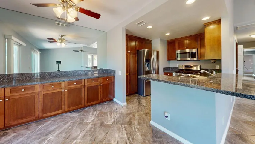 69400-Avenida-De-Las-Montanas-Kitchen 1