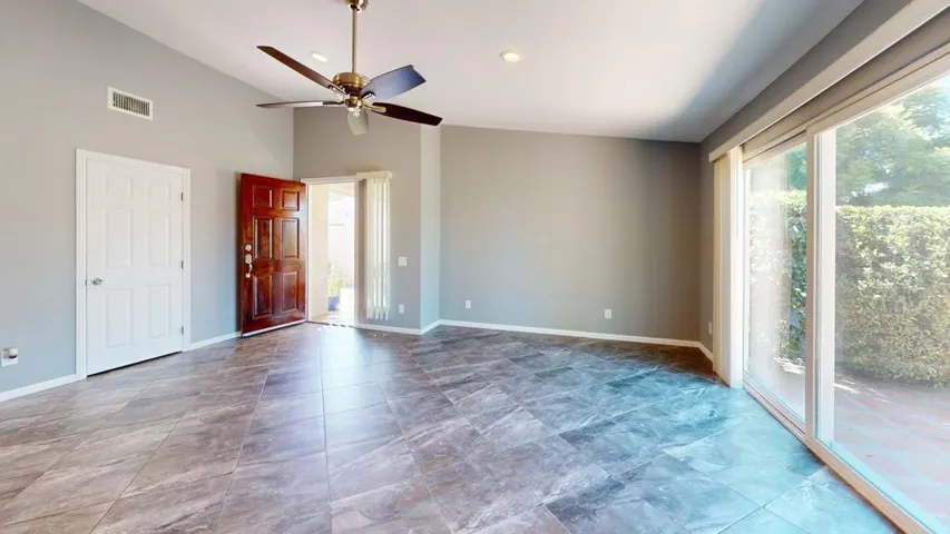 69400-Avenida-De-Las-Montanas-Living-Roo