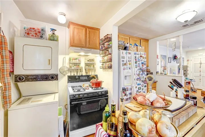 Kitchen with washer/dryer