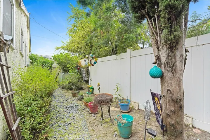 Hatteras private fenced backyard