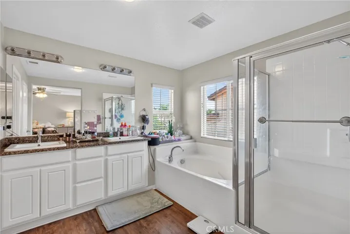 upstairs main ensuite