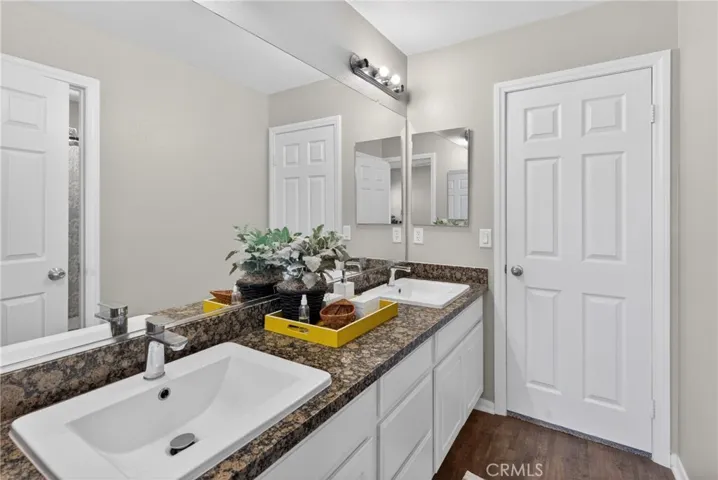jack and jill bathroom upstairs